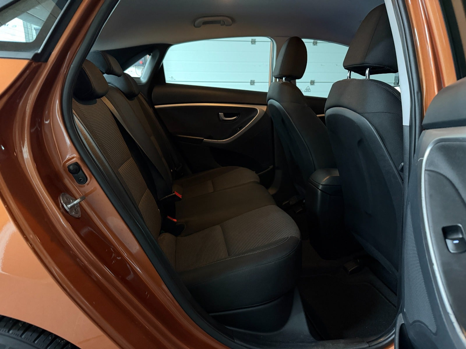 Orange Hyundai i30 fra 2015