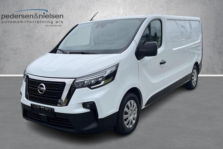 Hvid Nissan Primastar fra 2024