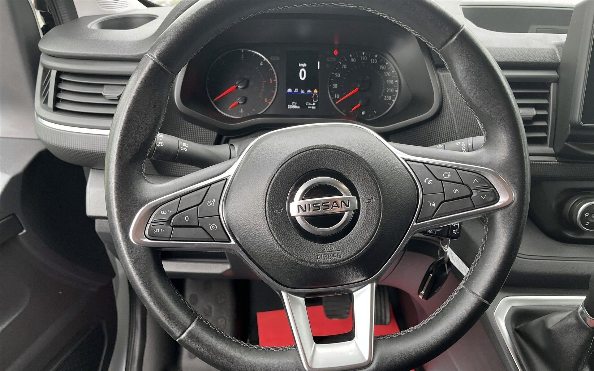 Hvid Nissan Primastar fra 2024