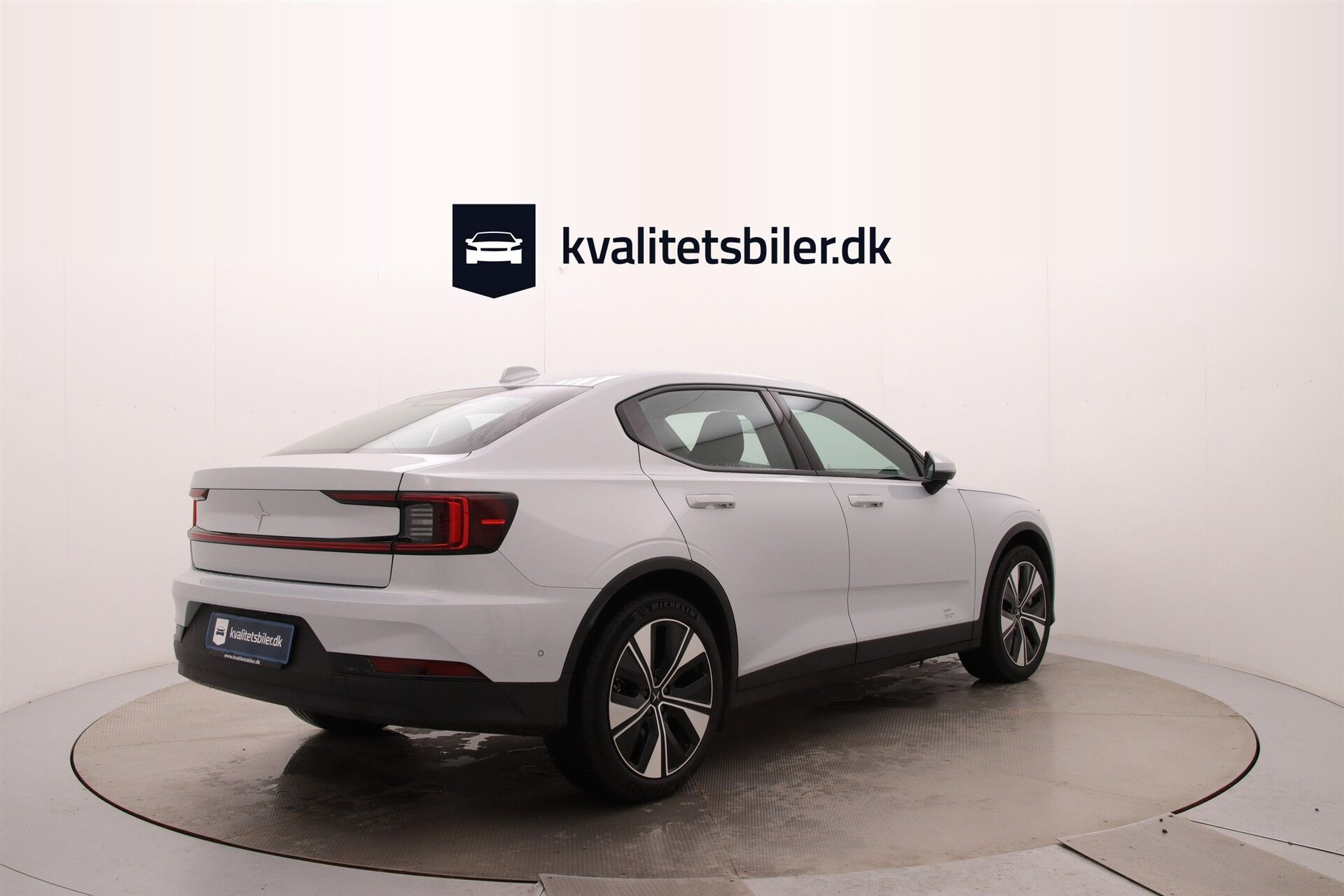 Sølv Polestar 2 fra 2023