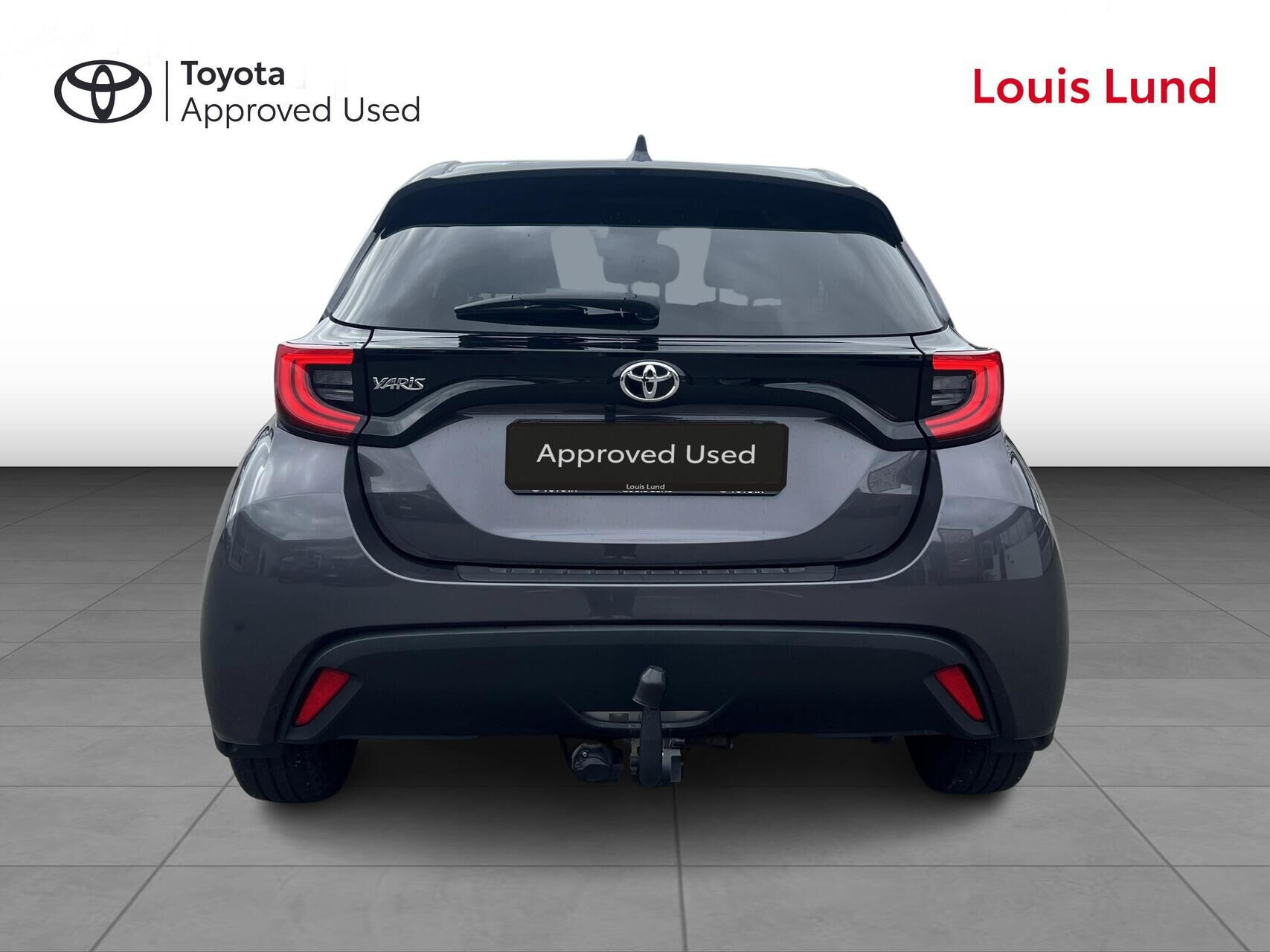 Grå Toyota Yaris fra 2021