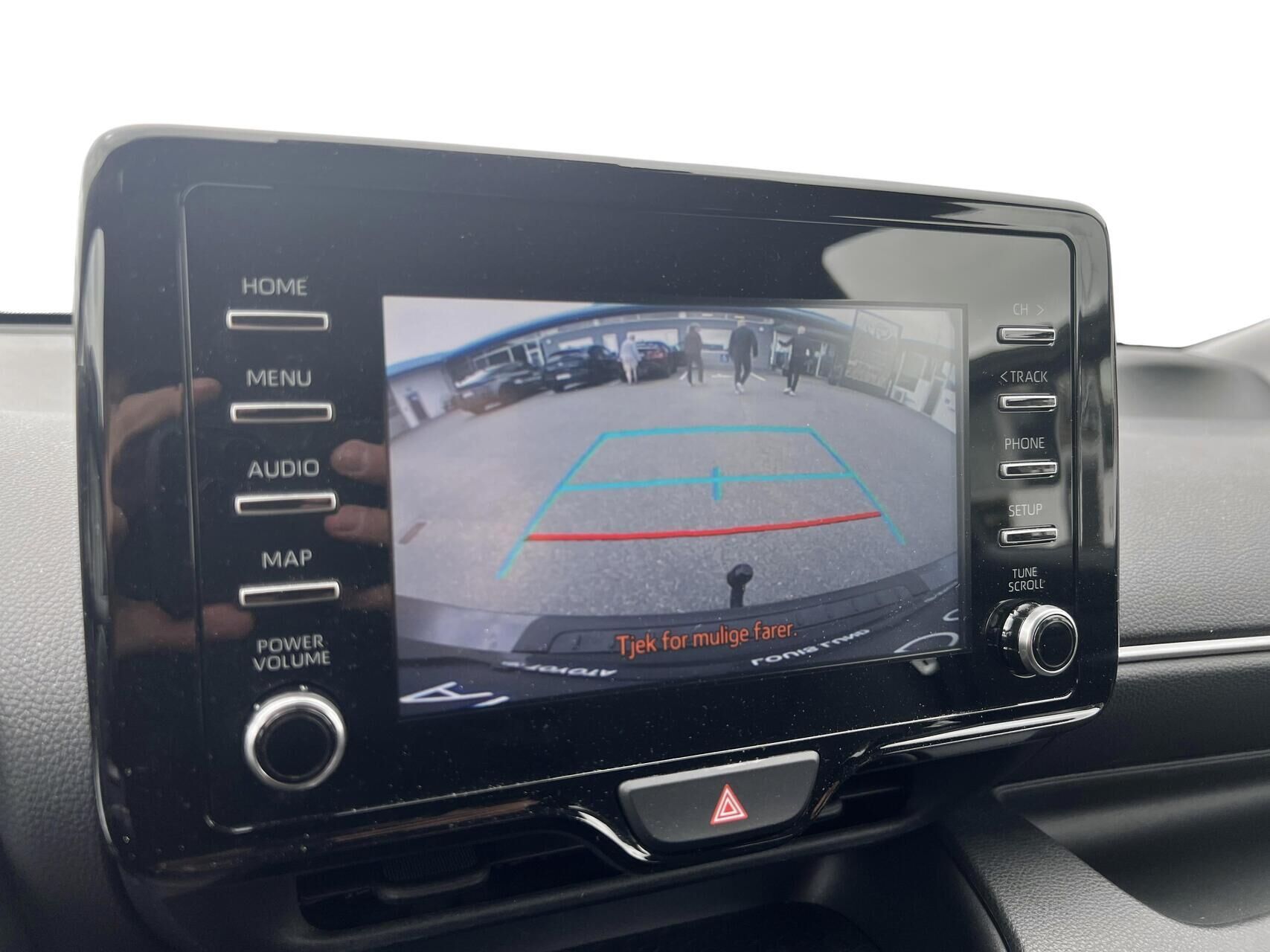 Grå Toyota Yaris fra 2021