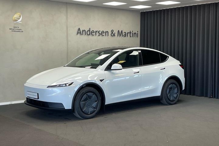 Hvid Tesla Model Y fra 2026
