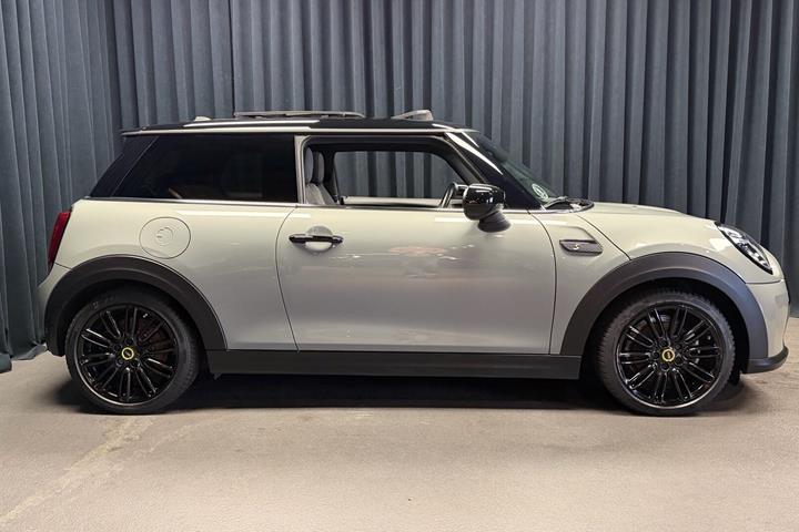 Grå Mini Cooper fra 2022