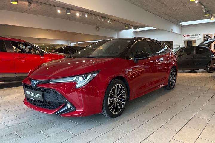 Rød Toyota Corolla fra 2020
