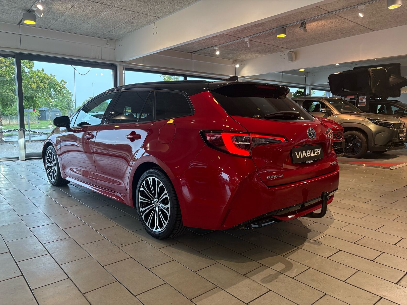 Rød Toyota Corolla fra 2020
