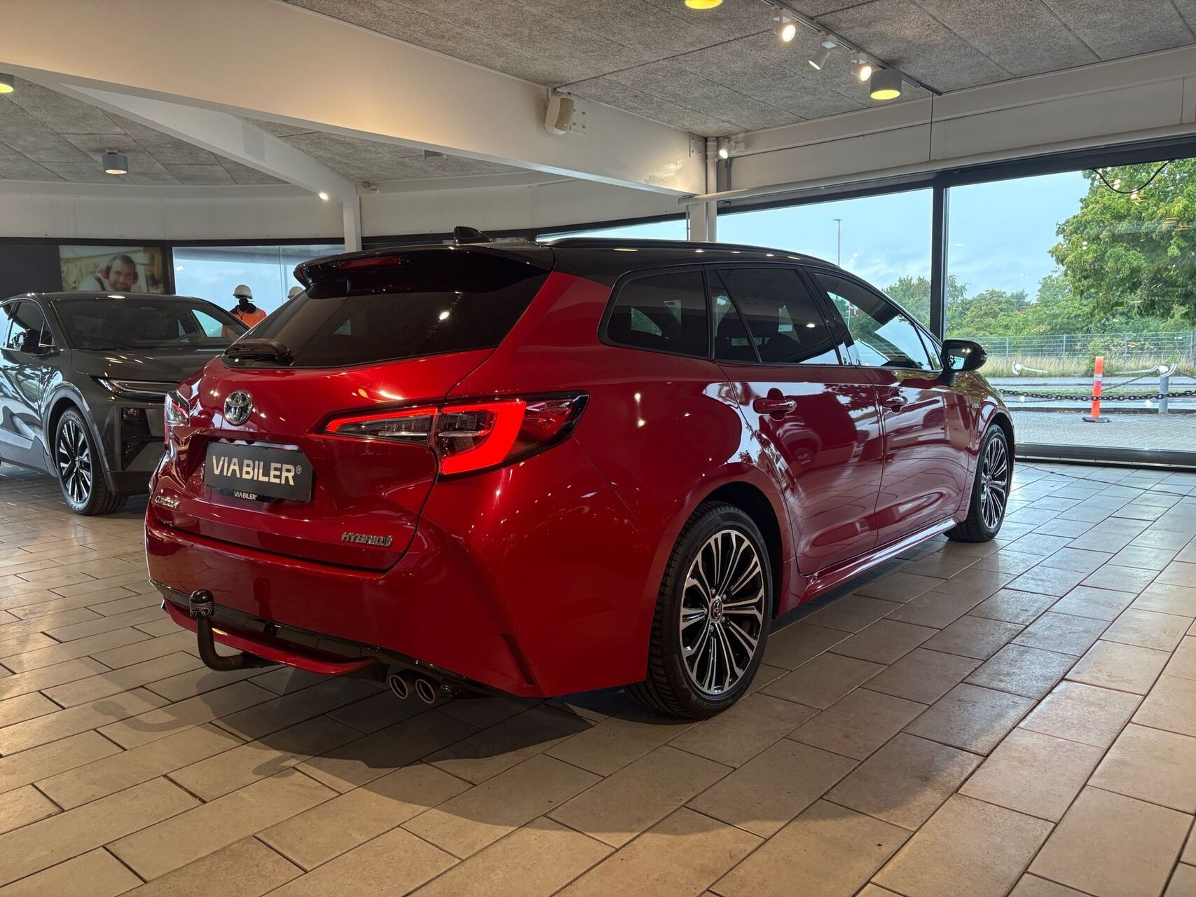 Rød Toyota Corolla fra 2020