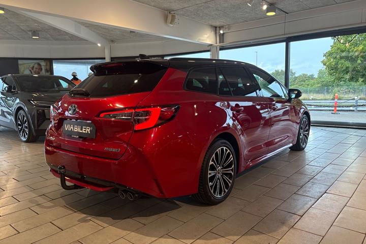 Rød Toyota Corolla fra 2020