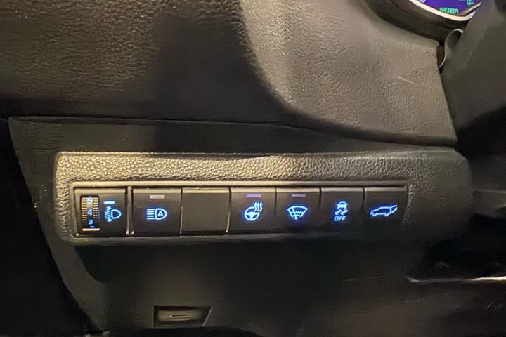Rød Toyota Corolla fra 2020