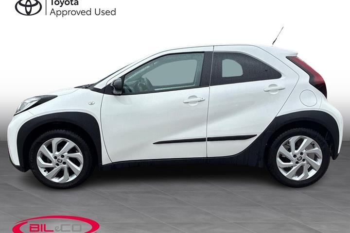 Hvid Toyota Aygo X fra 2023