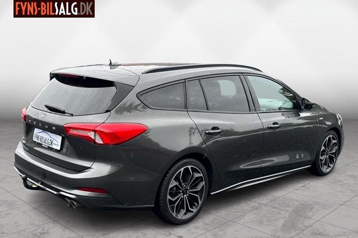 Sort Ford Focus fra 2019