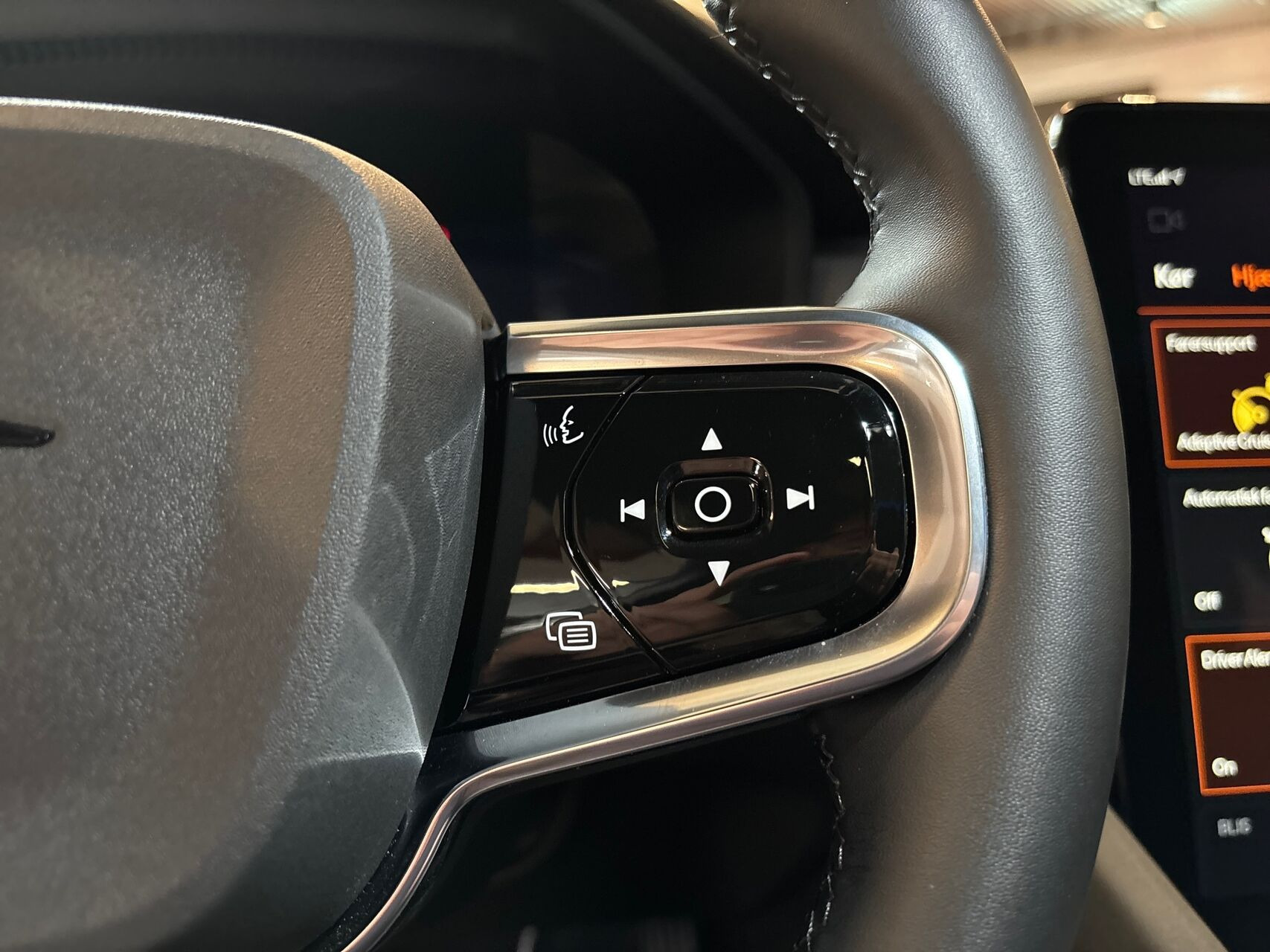 Grå Polestar 2 fra 2025