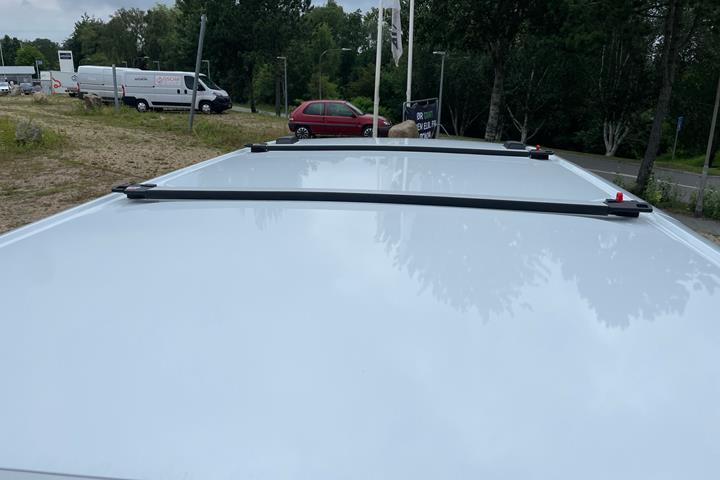 Hvid Ford Transit Custom fra 2024