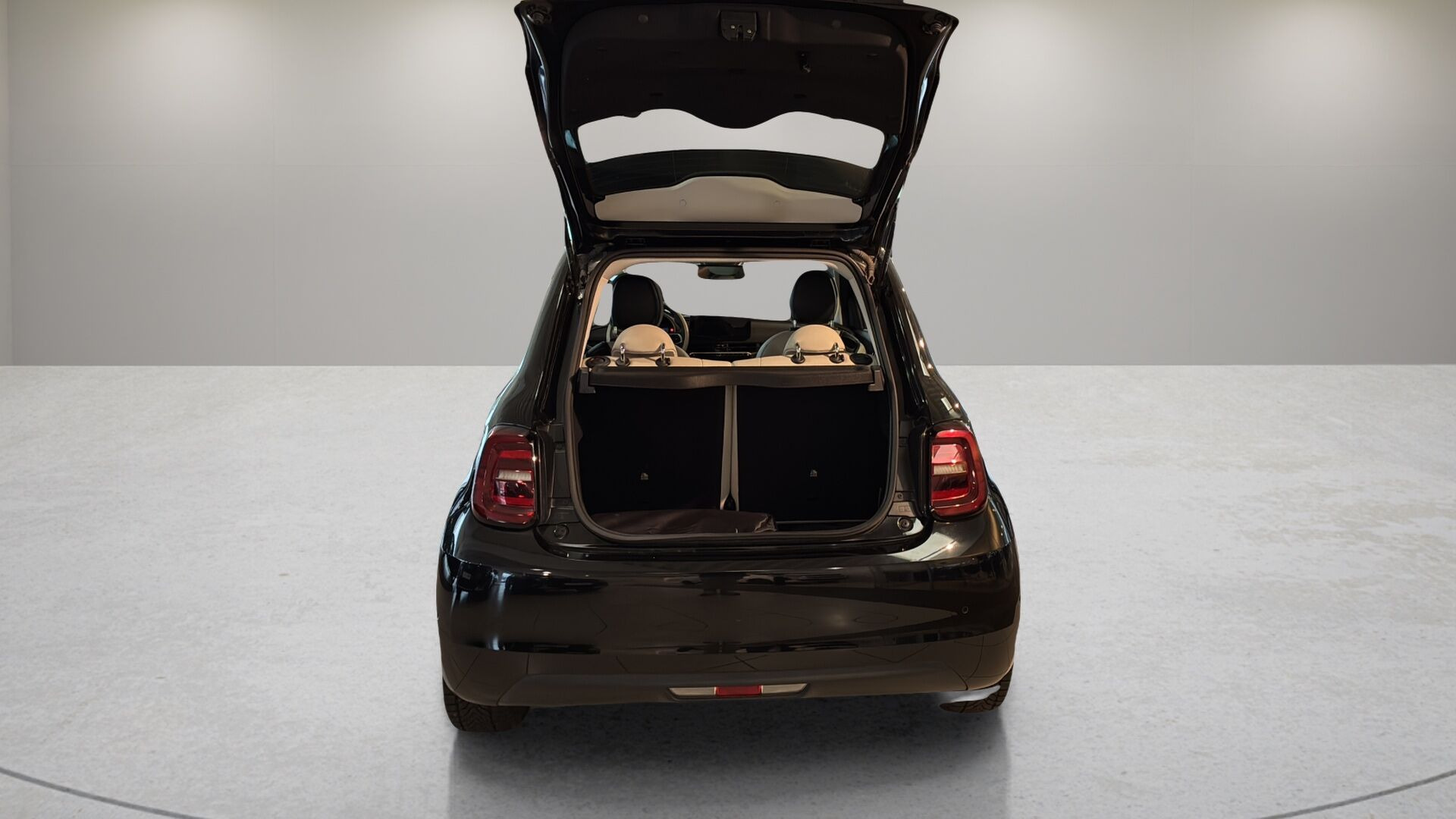 Sort Fiat 500e fra 2024