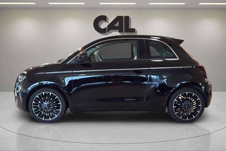 Sort Fiat 500e fra 2024