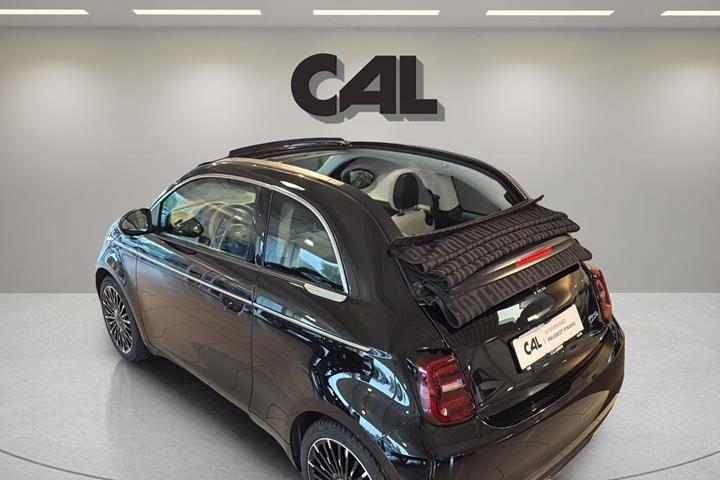 Sort Fiat 500e fra 2024