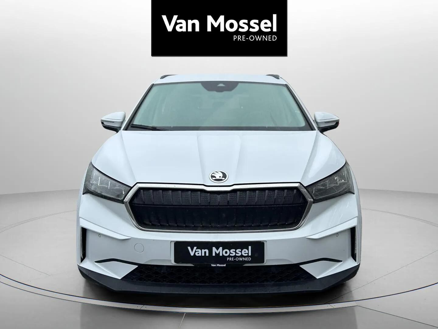 Hvid Skoda Enyaq fra 2024