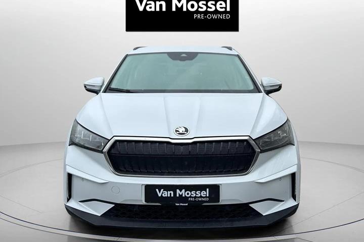 Hvid Skoda Enyaq fra 2024