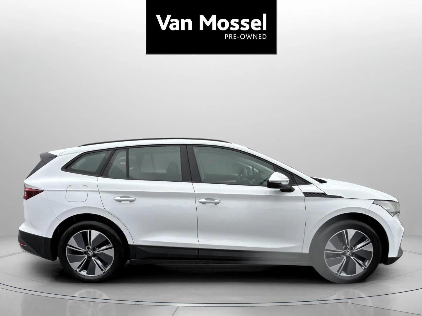 Hvid Skoda Enyaq fra 2024