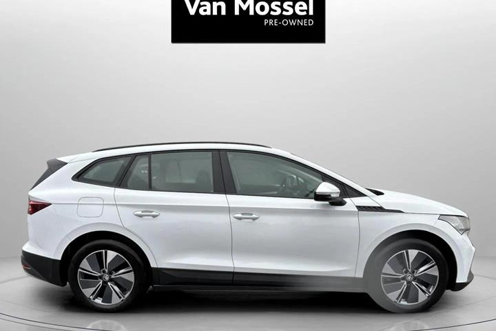 Hvid Skoda Enyaq fra 2024
