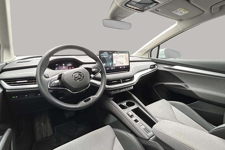 Hvid Skoda Enyaq fra 2024