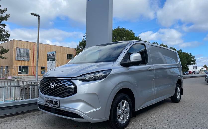 Ford E-Transit Custom 340 L2H1 EL Limited 218HK Van Aut.