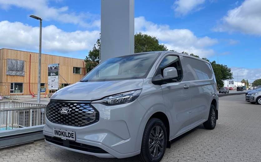 Ford E-Transit Custom 320 L1H1 EL Limited 218HK Van Aut.