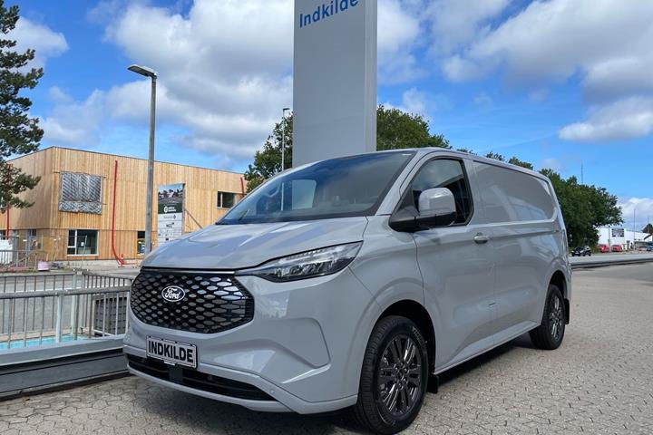 Grå Ford E-Transit Custom fra 2026