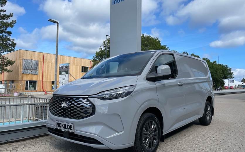 Ford E-Transit Custom 320 L1H1 EL Limited 136HK Van Aut.