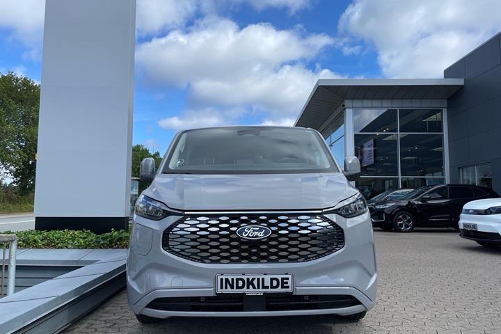 Grå Ford E-Transit Custom fra 2026