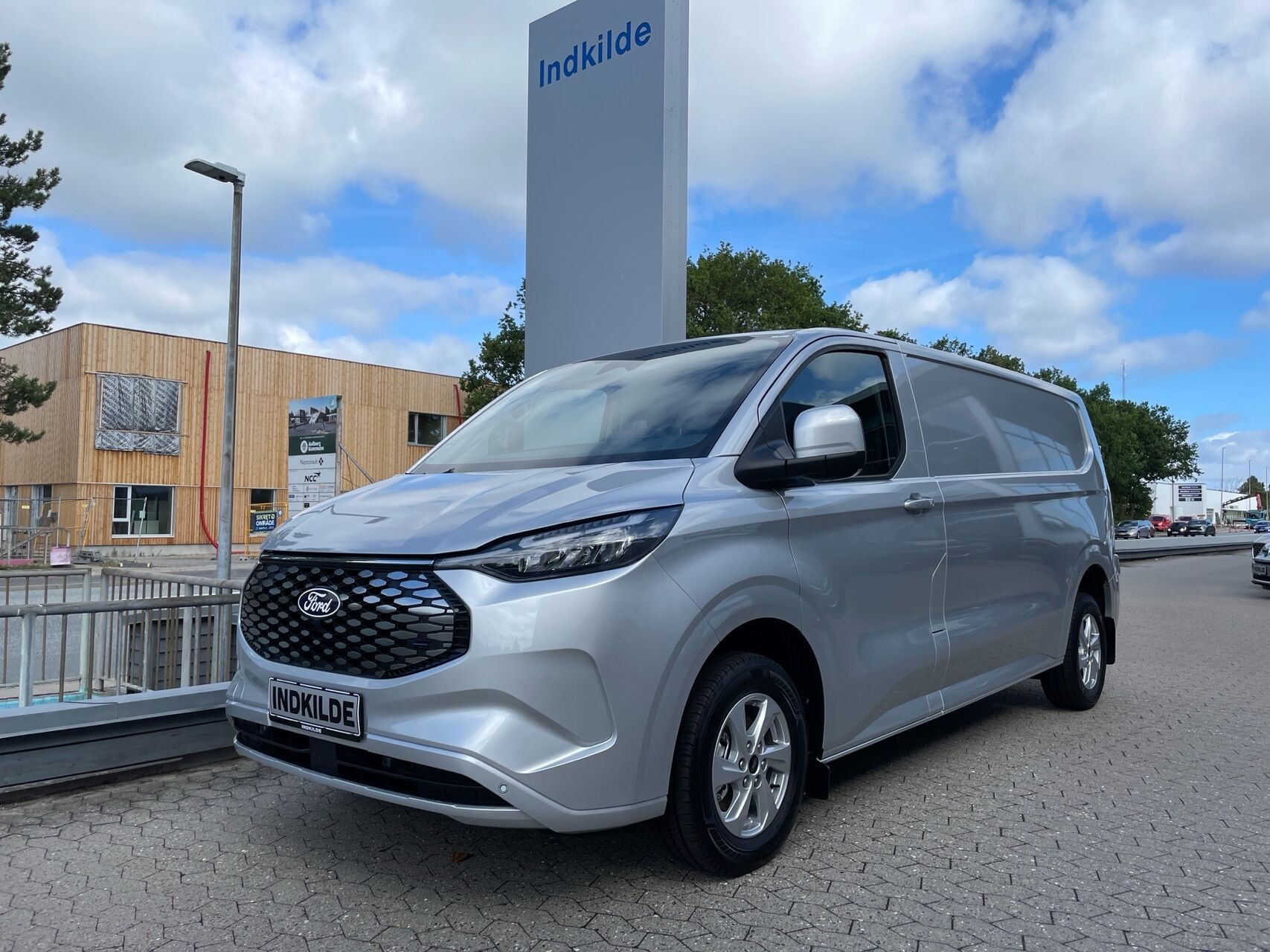 Ford E-Transit Custom 340 L2H1 EL Limited 218HK Van Aut.