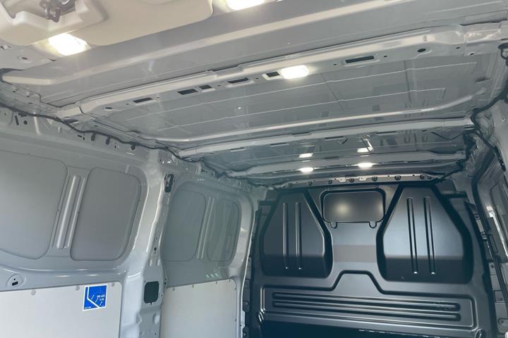 Grå Ford E-Transit Custom fra 2026