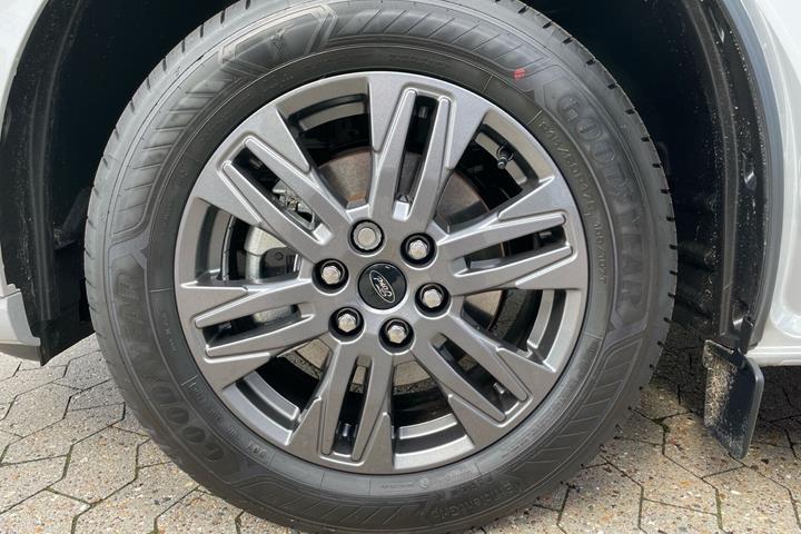Grå Ford E-Transit Custom fra 2026
