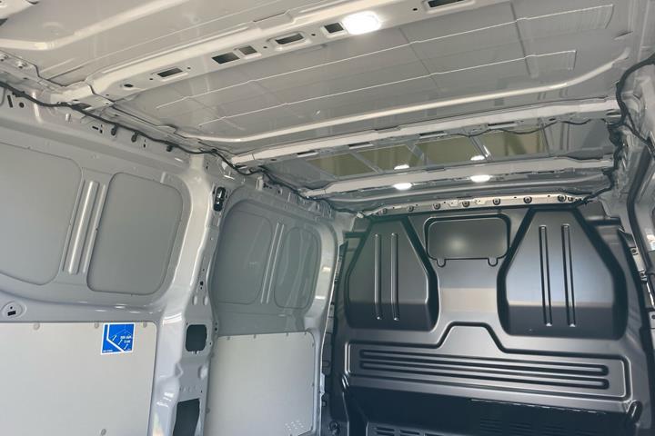 Grå Ford E-Transit Custom fra 2026