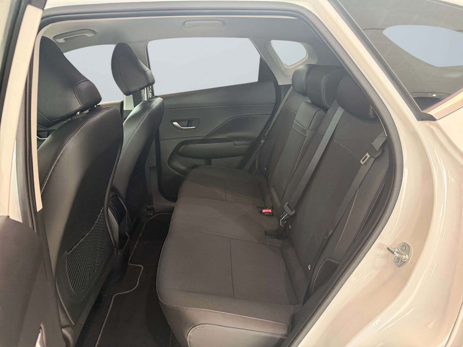 Hvid Hyundai Kona fra 2024