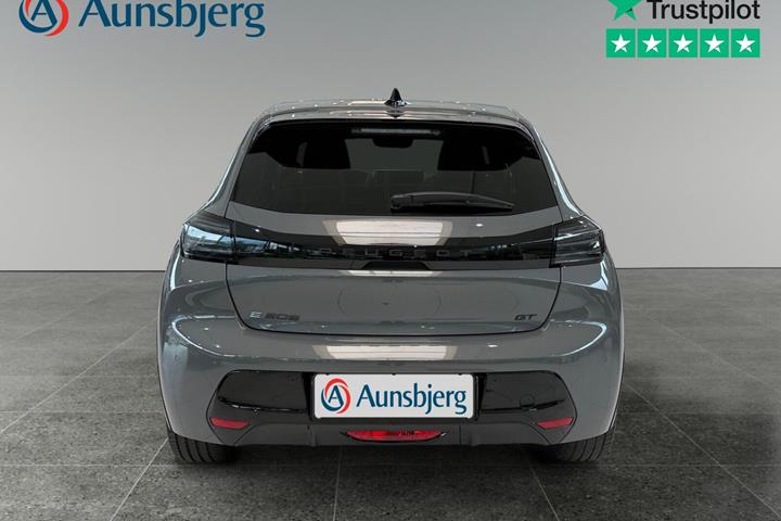 Grå Peugeot e-208 fra 2025