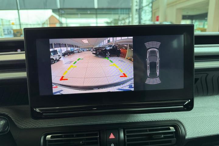 Rød Citroën e-C3 Aircross fra 2025