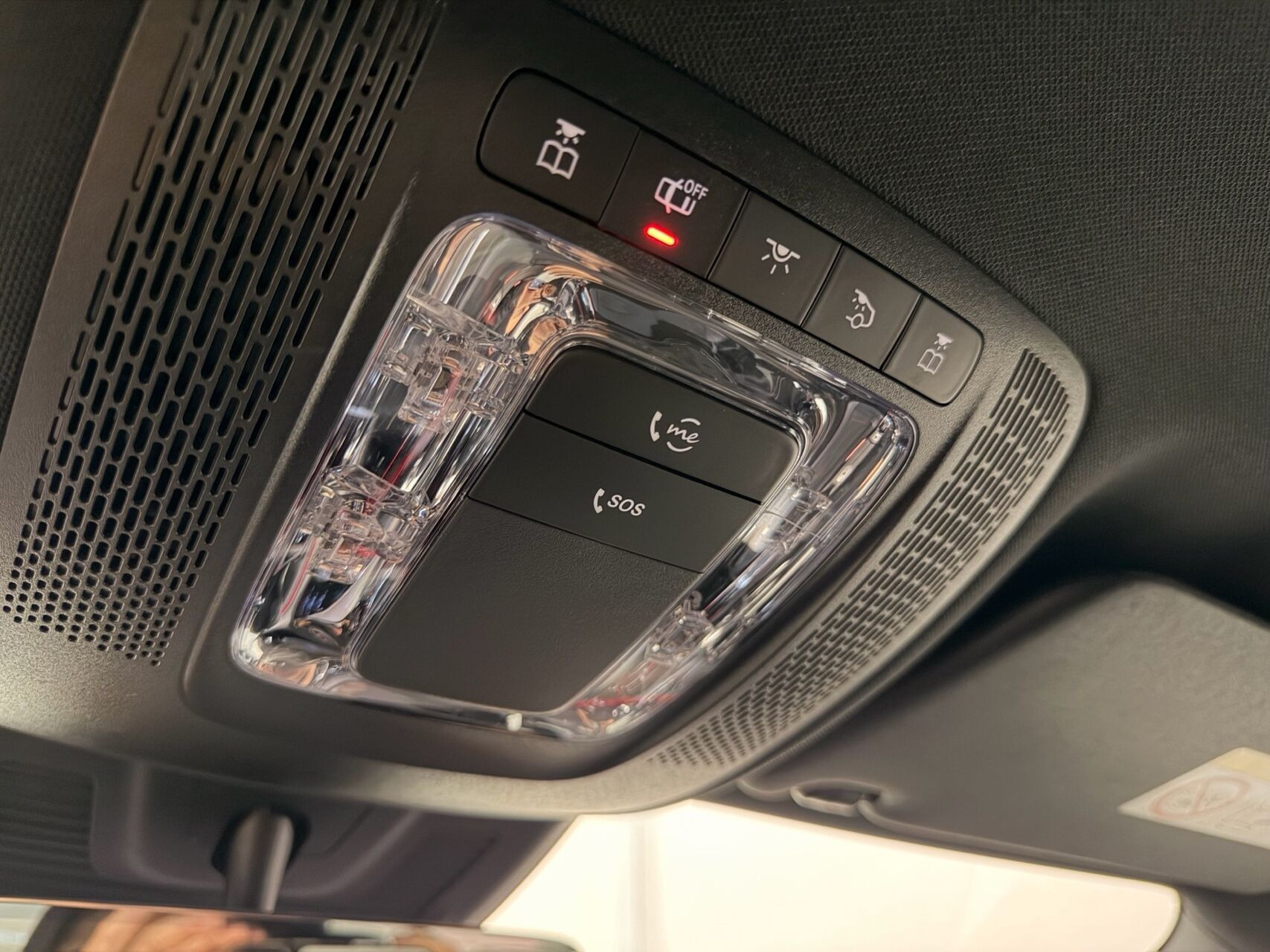 Grå Mercedes EQA250+ fra 2023