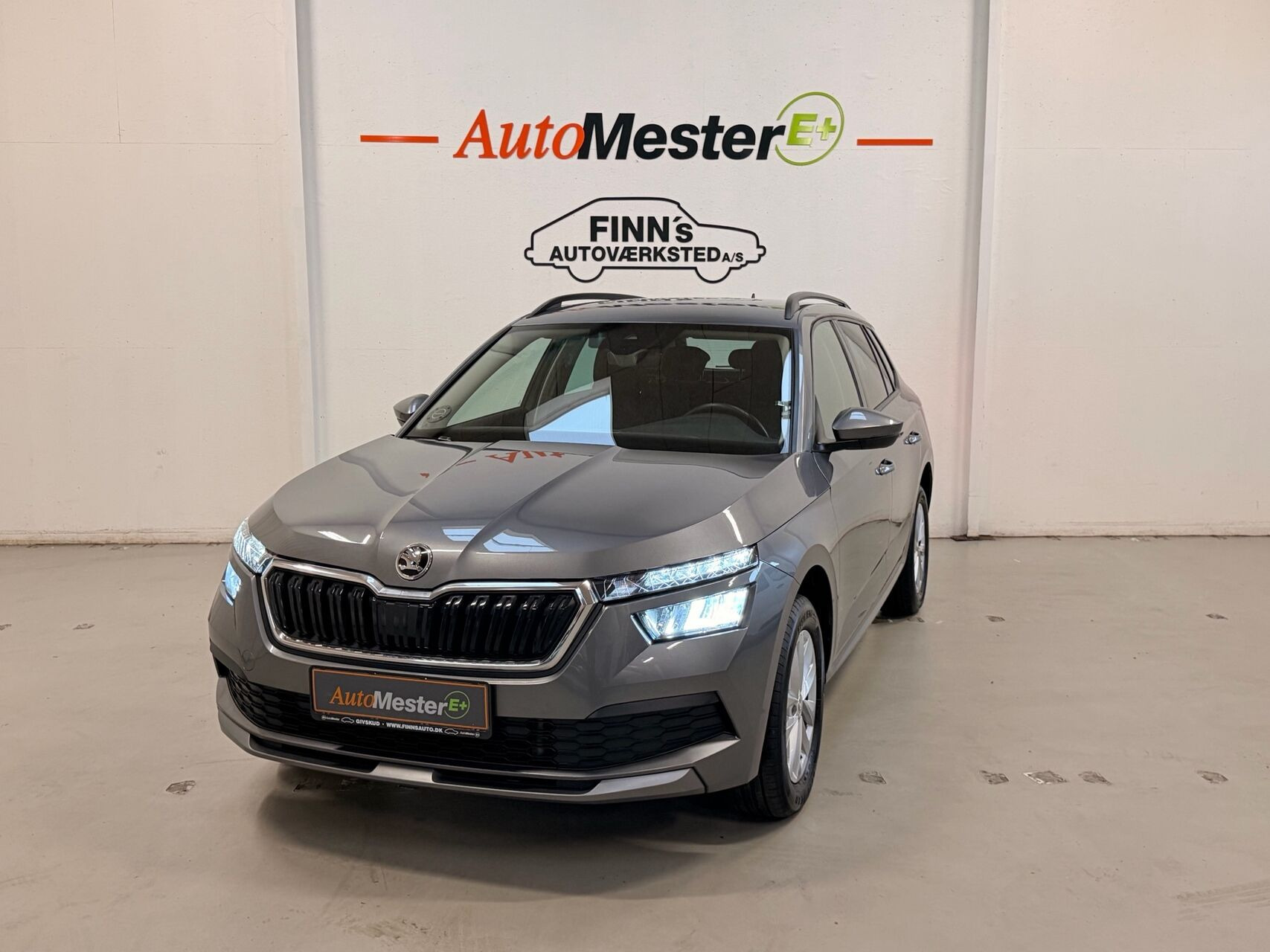 Grå Skoda Kamiq fra 2023