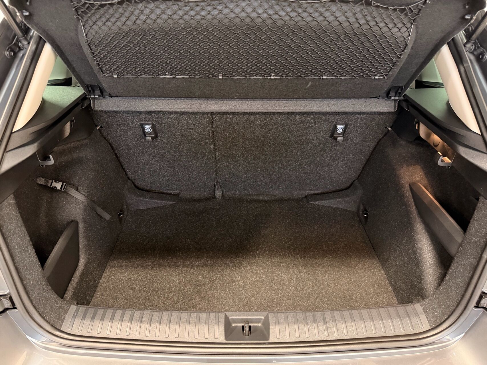 Grå Skoda Kamiq fra 2023