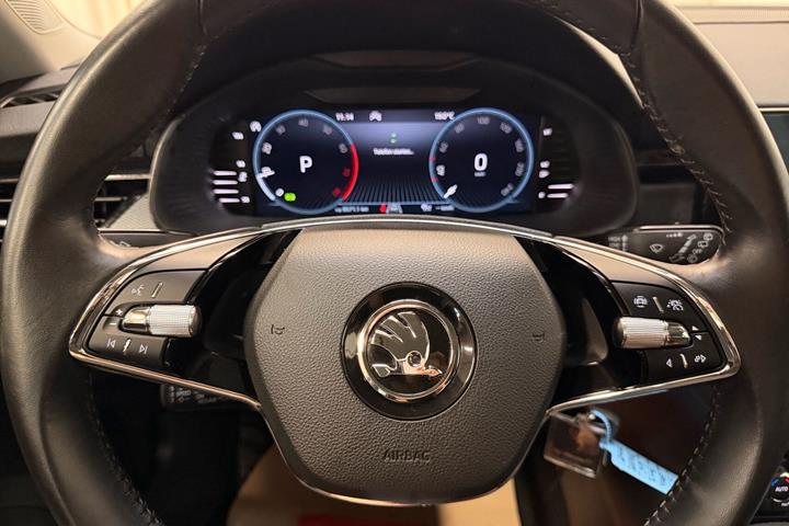 Grå Skoda Kamiq fra 2023