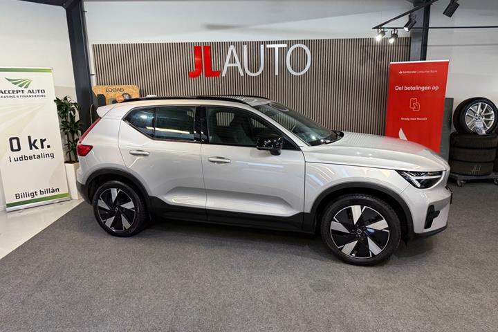 Orange Volvo XC40 fra 2024