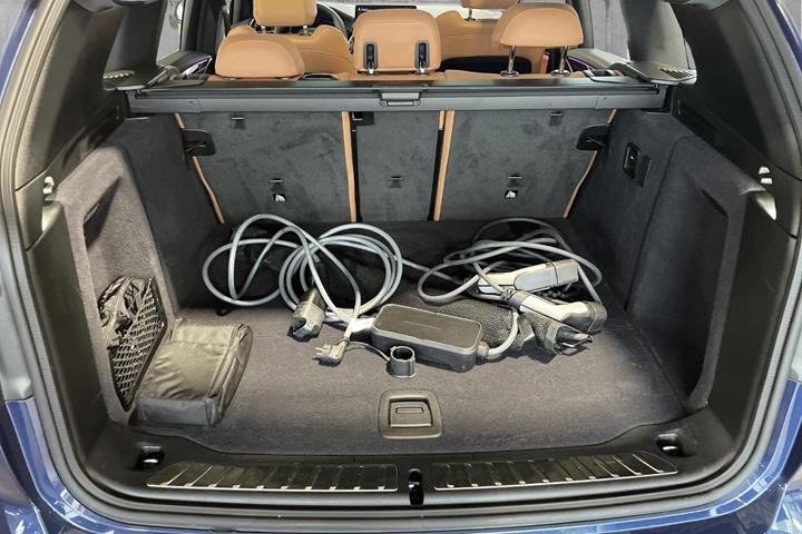 Blå BMW iX3 fra 2024