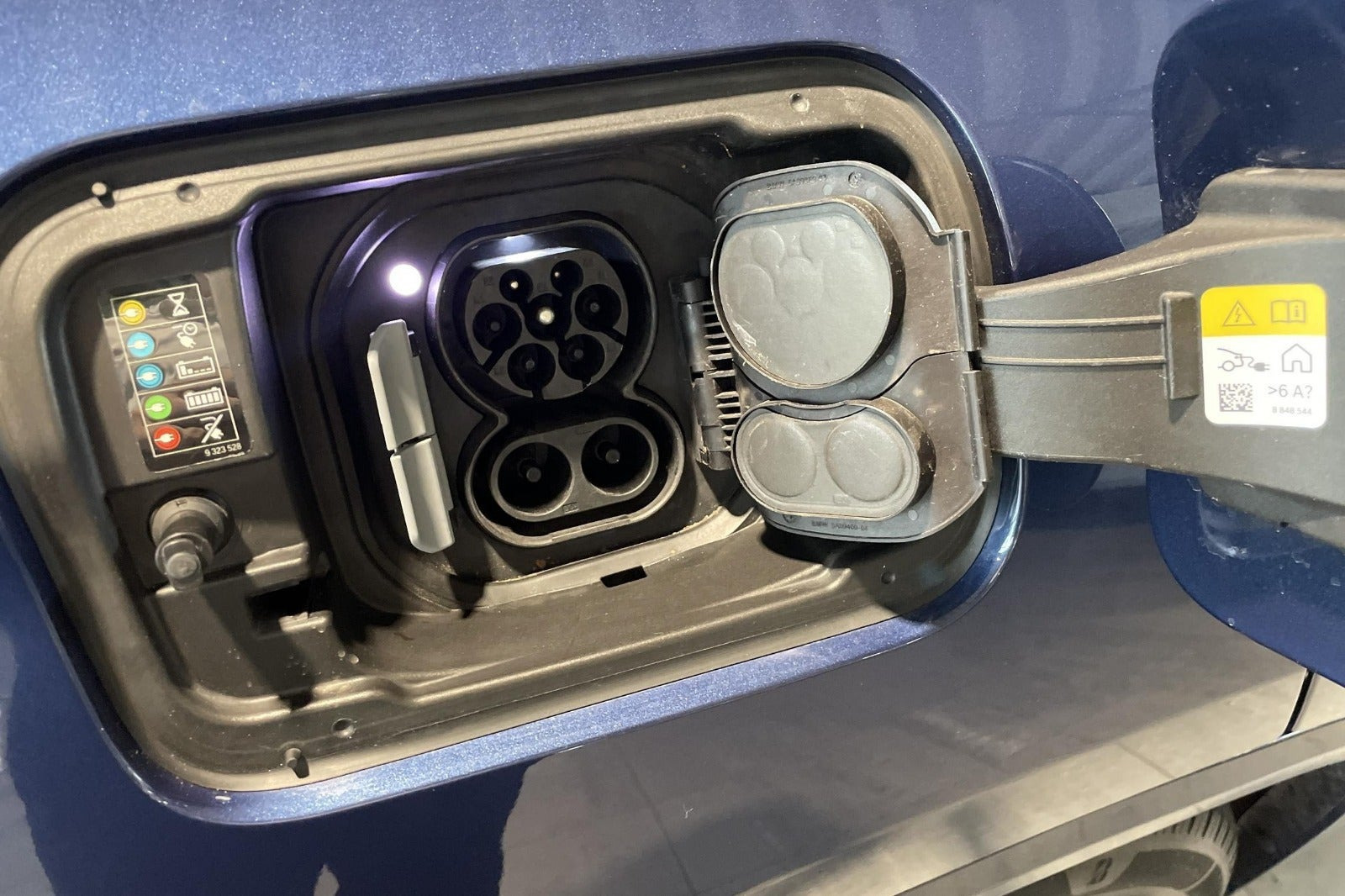 Blå BMW iX3 fra 2024