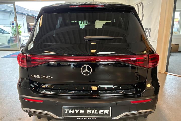Sort Mercedes EQB250+ fra 2025