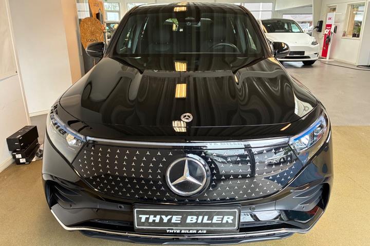 Sort Mercedes EQB250+ fra 2025
