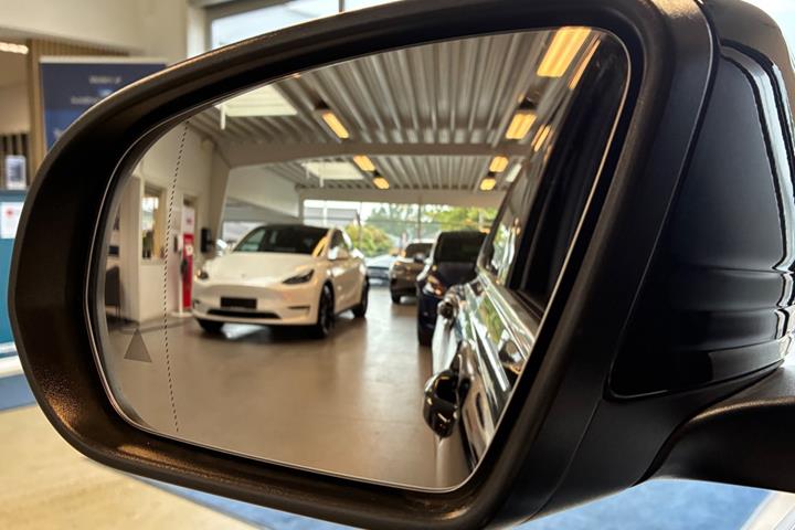 Sort Mercedes EQB250+ fra 2025