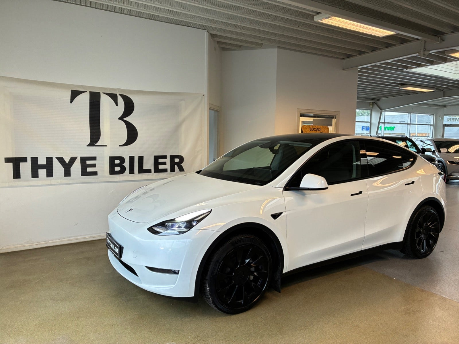 Tesla Model Y Long Range AWD
