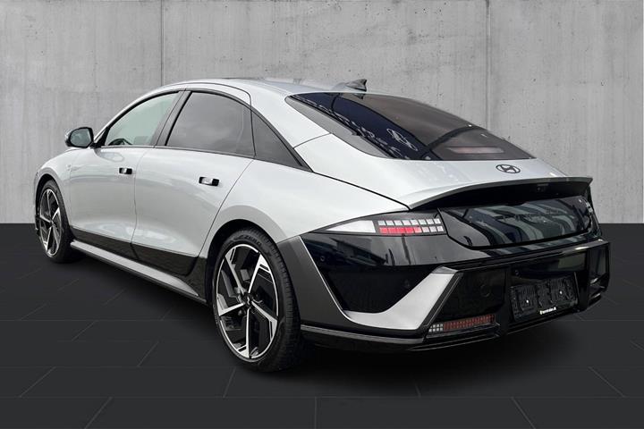 Sølv Hyundai Ioniq 6 fra 2026