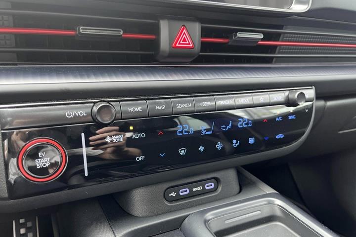 Sølv Hyundai Ioniq 6 fra 2026